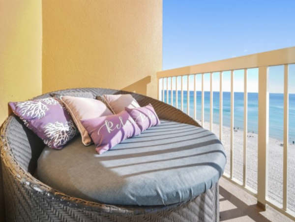 Beachfront Delight with Wow Views!
