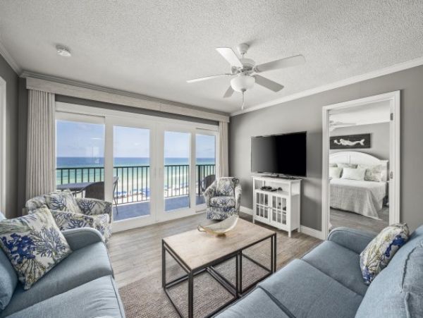 Luxurious Three Bedroom Condo with Full Ocean Views