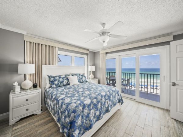 Luxurious Three Bedroom Condo with Full Ocean Views