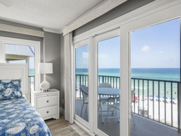 Luxurious Three Bedroom Condo with Full Ocean Views