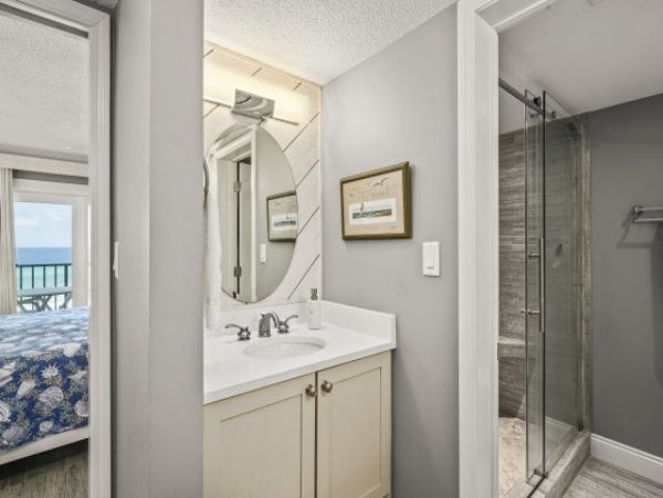 Luxurious Three Bedroom Condo with Full Ocean Views