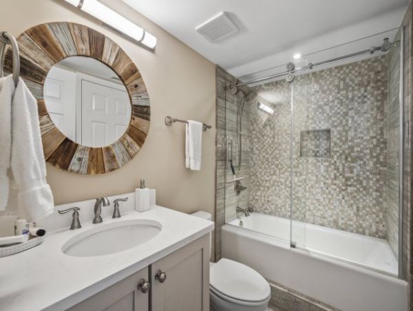 Luxurious Three Bedroom Condo with Full Ocean Views