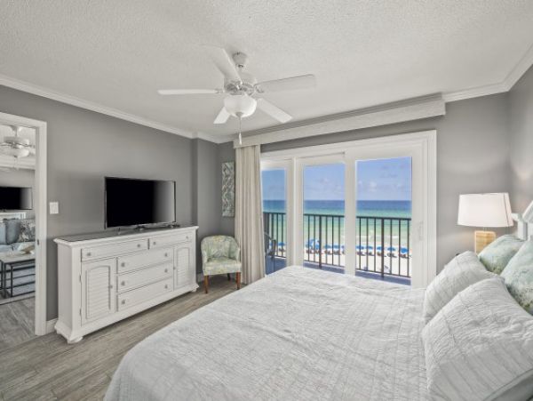 Luxurious Three Bedroom Condo with Full Ocean Views