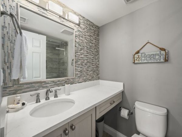 Luxurious Three Bedroom Condo with Full Ocean Views