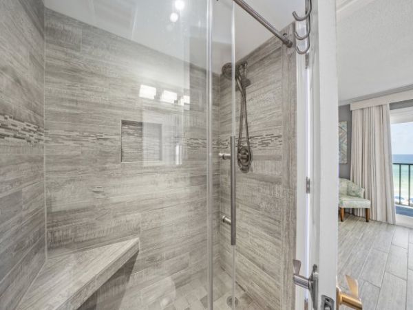 Luxurious Three Bedroom Condo with Full Ocean Views
