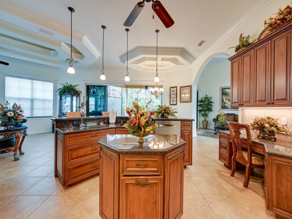Four Bedroom Upscale House with Pool and 1 mile to Beach