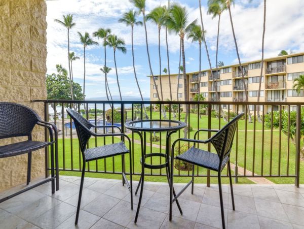Coastal Comfort Steps from the Sand - 2 Bedroom Retreat in Kihei