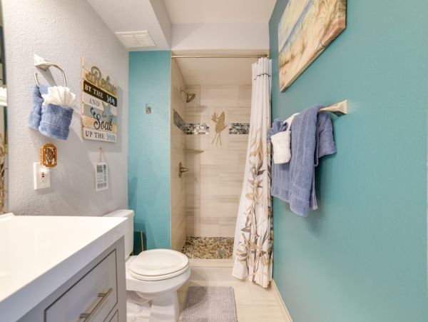 Coastal Comfort Steps from the Sand - 2 Bedroom Retreat in Kihei