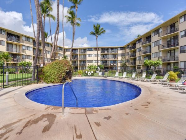 Coastal Comfort Steps from the Sand - 2 Bedroom Retreat in Kihei