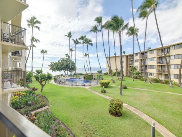 Coastal Comfort Steps from the Sand - 2 Bedroom Retreat in Kihei