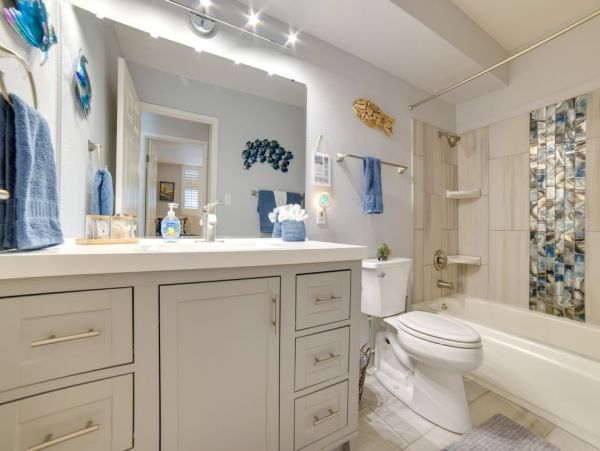 Coastal Comfort Steps from the Sand - 2 Bedroom Retreat in Kihei