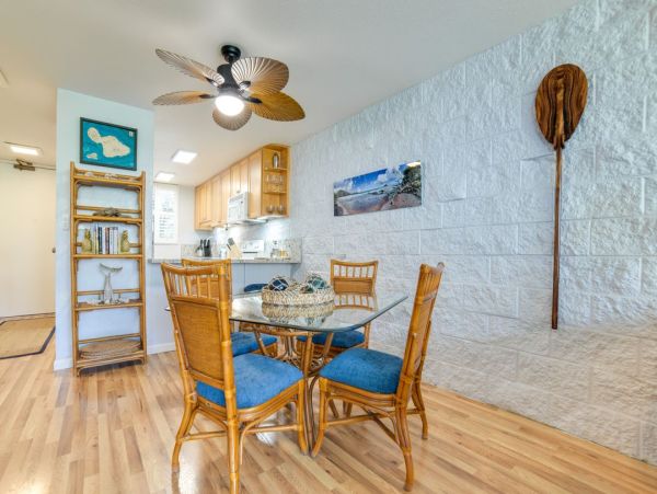Coastal Comfort Steps from the Sand - 2 Bedroom Retreat in Kihei