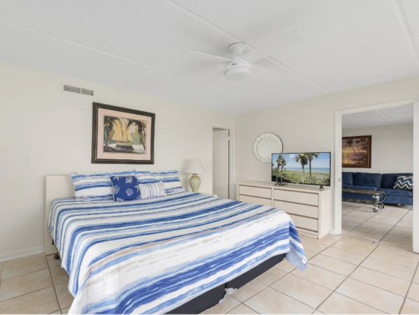 St Augustine Three Bedroom Retreat Short Walk to Beach