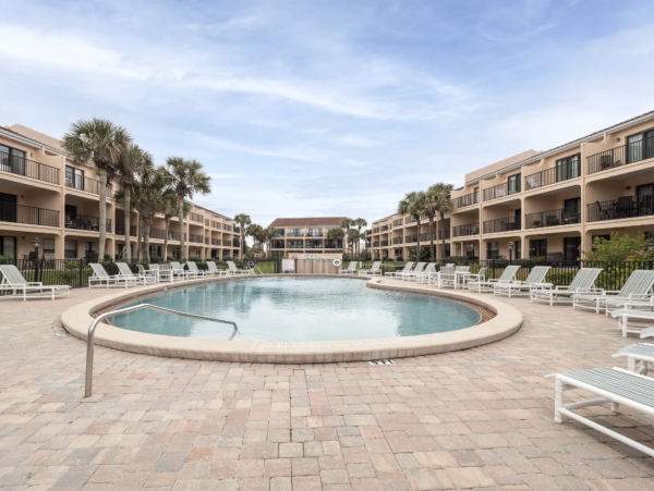 St Augustine Three Bedroom Retreat Short Walk to Beach