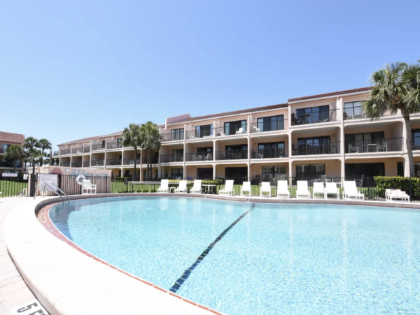 St Augustine Three Bedroom Retreat Short Walk to Beach