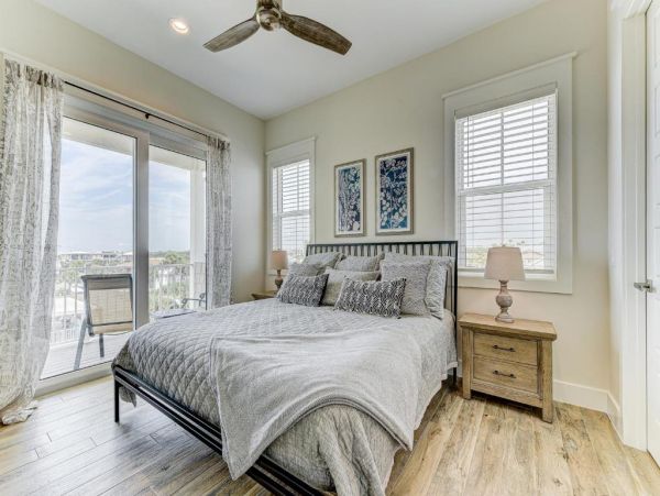 Oceanfront Haven with 5 Bedrooms and Great Amenities