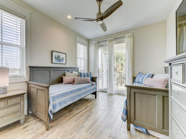 Oceanfront Haven with 5 Bedrooms and Great Amenities