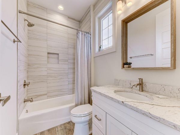 Oceanfront Haven with 5 Bedrooms and Great Amenities