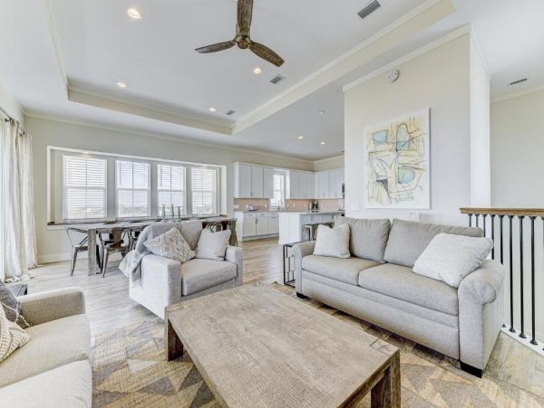 Oceanfront Haven with 5 Bedrooms and Great Amenities
