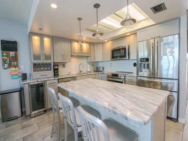 Elegant Oceanfront Condo with Panoramic Views and Upscale Comfort