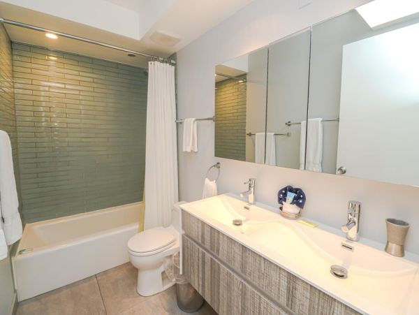Elegant Oceanfront Condo with Panoramic Views and Upscale Comfort