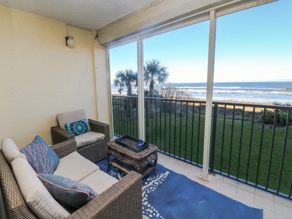 Elegant Oceanfront Condo with Panoramic Views and Upscale Comfort
