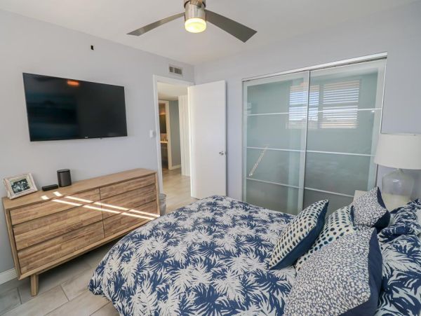 Elegant Oceanfront Condo with Panoramic Views and Upscale Comfort