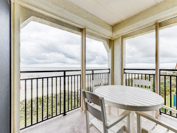 Full Ocean Views from this Lovely Vacation Condo