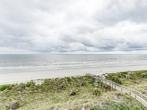 Full Ocean Views from this Lovely Vacation Condo