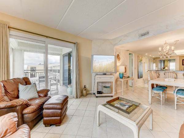 Full Ocean Views from this Lovely Vacation Condo