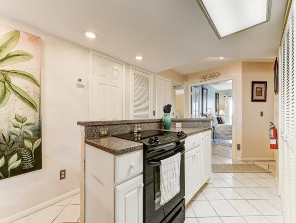Full Ocean Views from this Lovely Vacation Condo