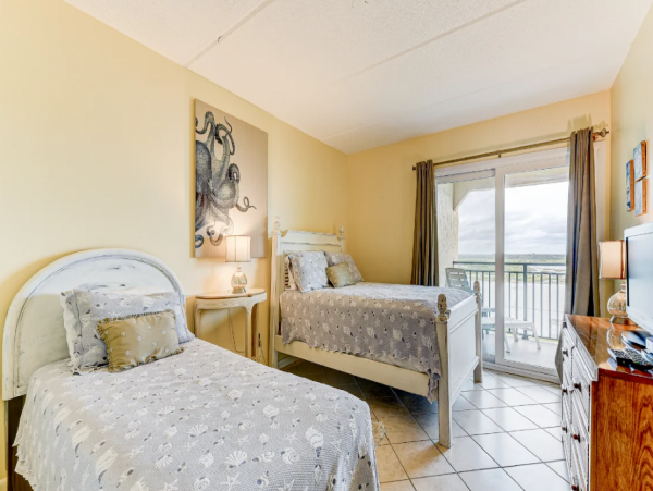 Full Ocean Views from this Lovely Vacation Condo