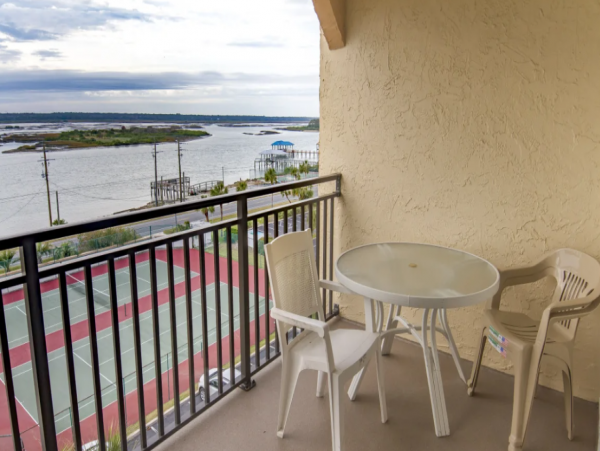 Full Ocean Views from this Lovely Vacation Condo