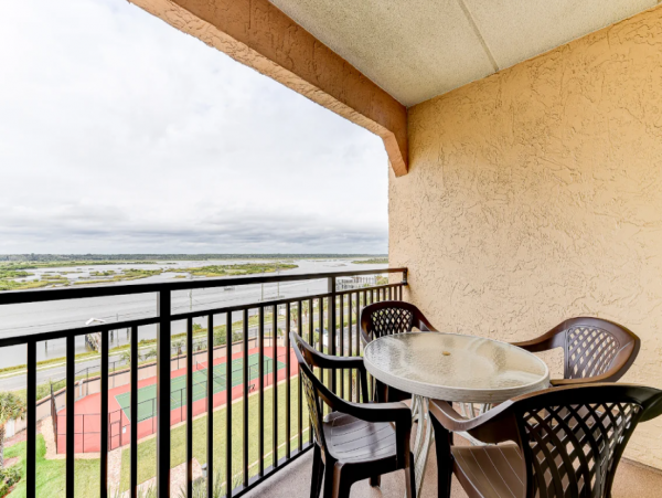Full Ocean Views from this Lovely Vacation Condo
