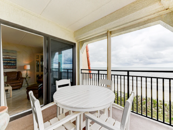 Full Ocean Views from this Lovely Vacation Condo