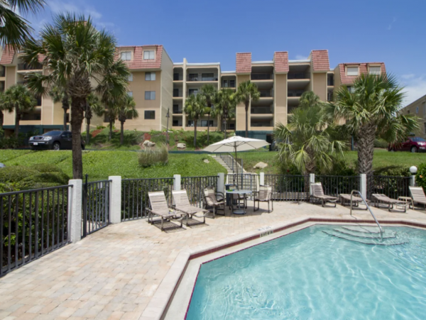 Full Ocean Views from this Lovely Vacation Condo