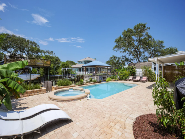 Canal-Front 3 Bedroom Vacation Pool Home