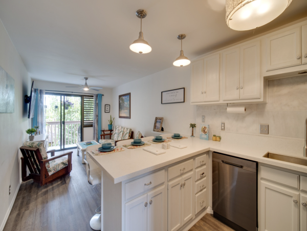 Kauai 2 Bedroom Condo Sleeps 4 Garden View Short Walk to Beach