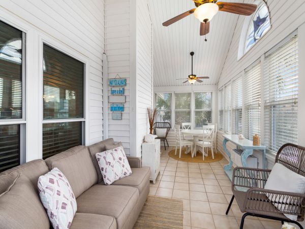 Luxury Three Bedroom Vacation Rental in Secrest Beach with Private Pool