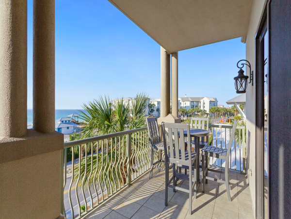 Luxurious Beachfront Retreat on Scenic 30A