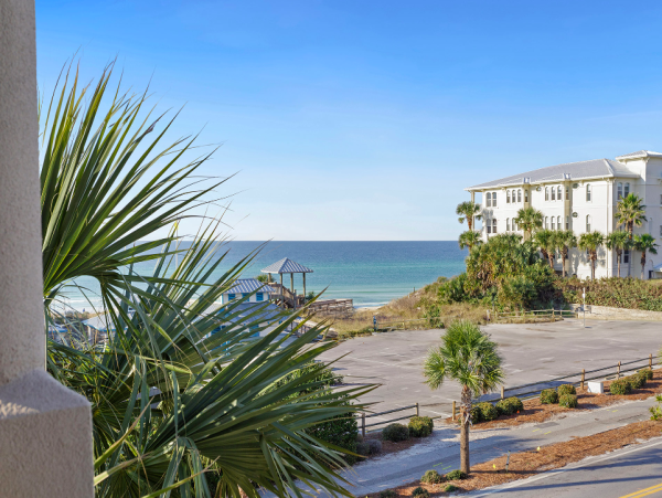 Luxurious Beachfront Retreat on Scenic 30A