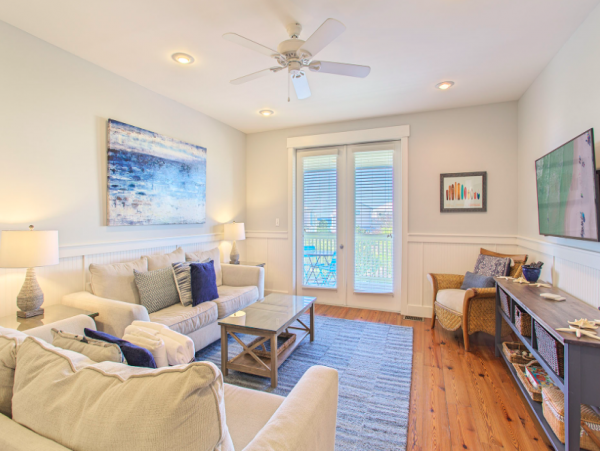 Three Bedroom Rental easy walk to the beach