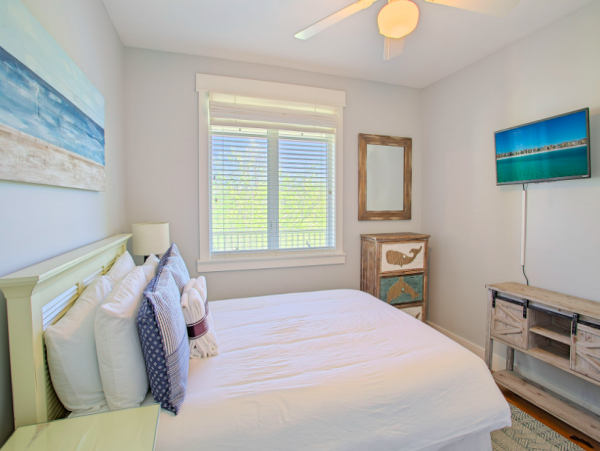 Three Bedroom Rental easy walk to the beach