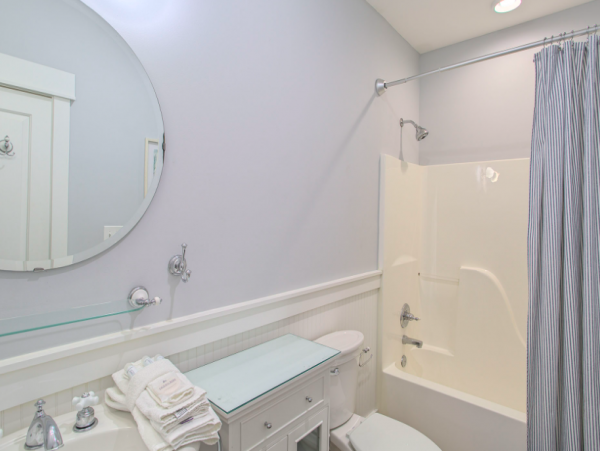Three Bedroom Rental easy walk to the beach