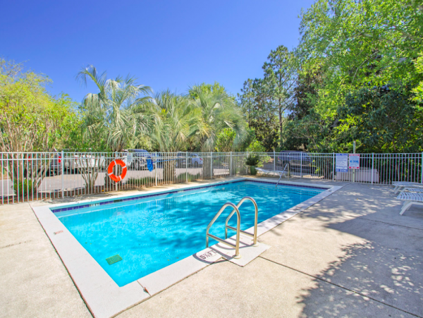 Three Bedroom Rental easy walk to the beach