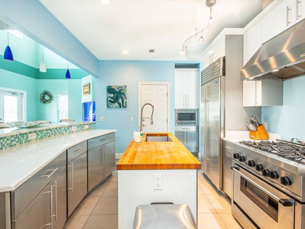 Pensacola Beach Four Bedroom Vacation Home with Gulf Views