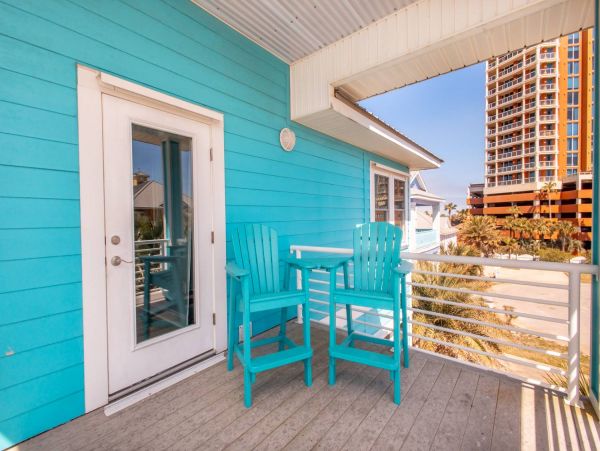 Pensacola Beach Four Bedroom Vacation Home with Gulf Views