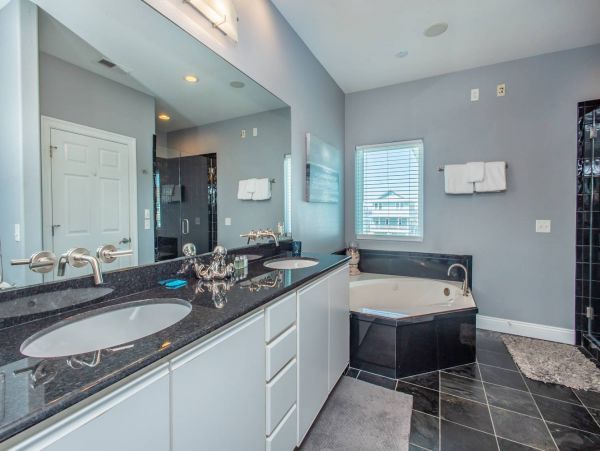 Pensacola Beach Four Bedroom Vacation Home with Gulf Views