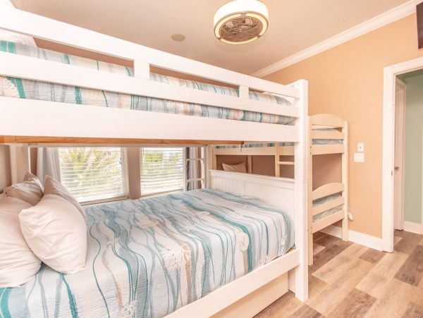 Pensacola Beach Four Bedroom Vacation Home with Gulf Views