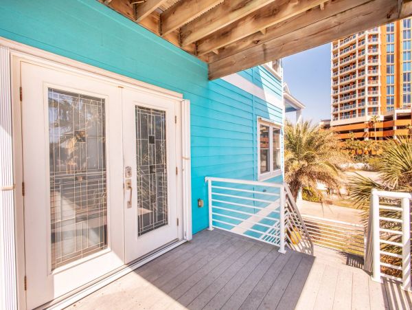 Pensacola Beach Four Bedroom Vacation Home with Gulf Views
